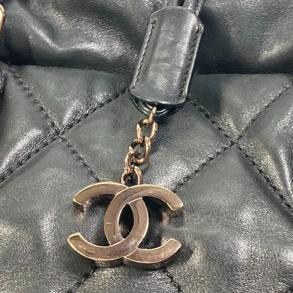 CHANEL Black Leather Logo Shoulder Bag - Picture 8 of 15
